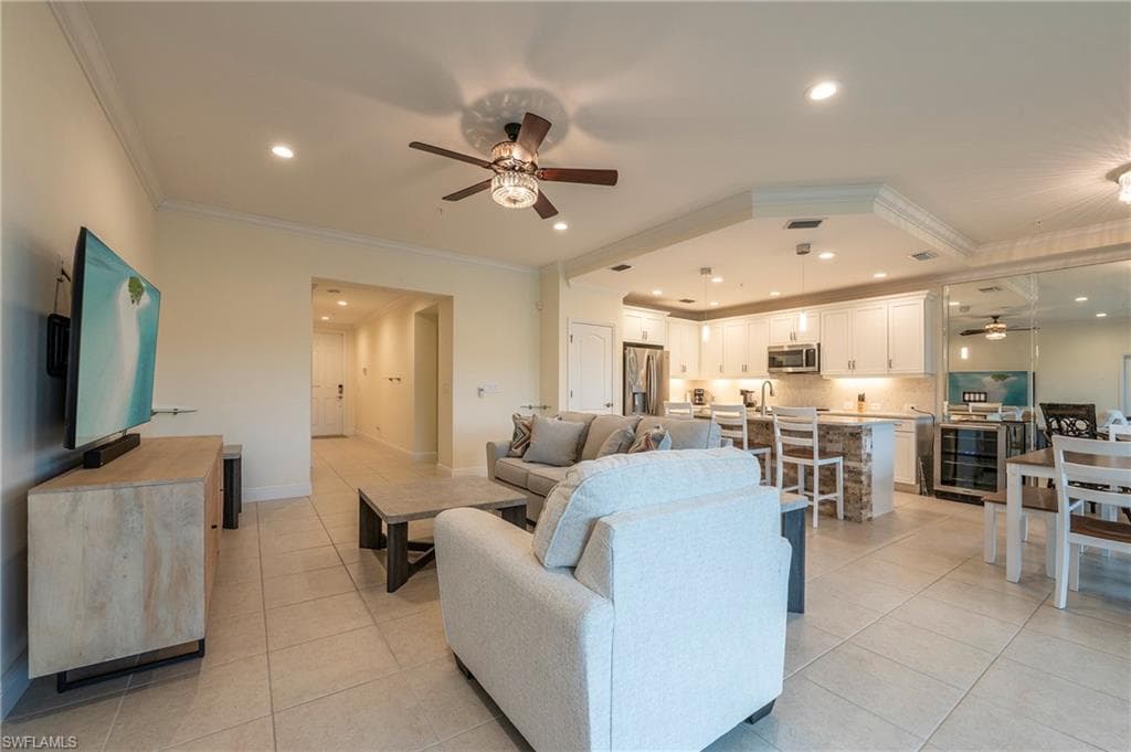 6954 Avalon CIR # 702, NAPLES FL 34112-18