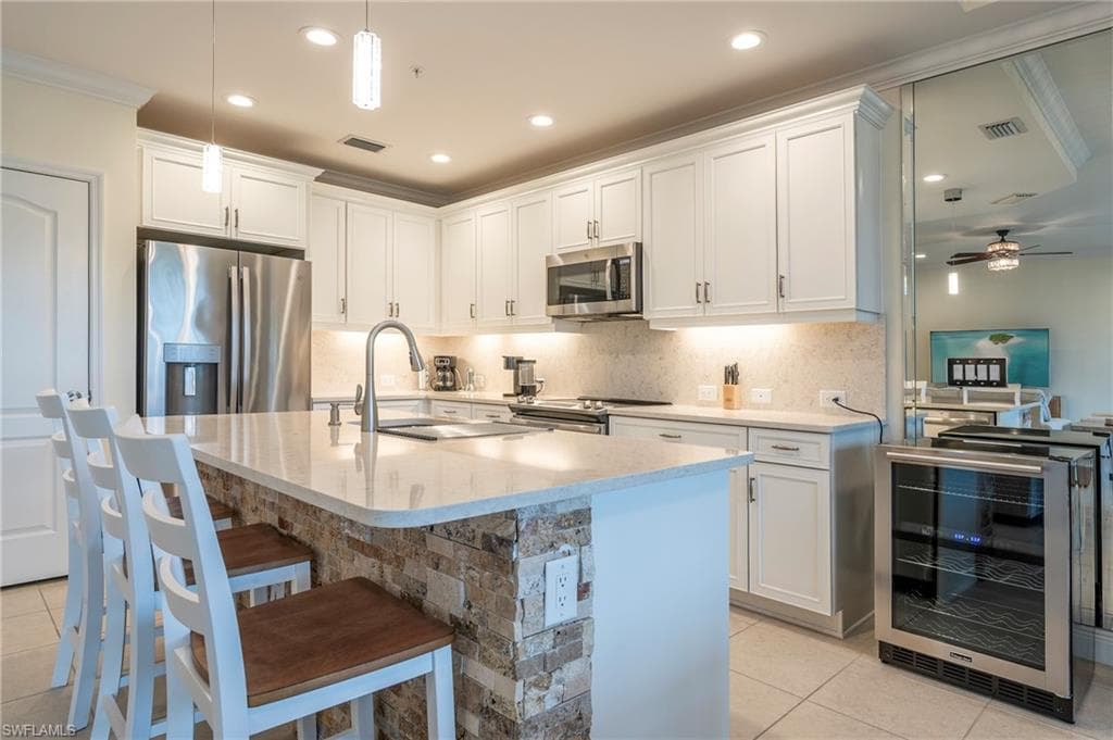 6954 Avalon CIR # 702, NAPLES FL 34112-20