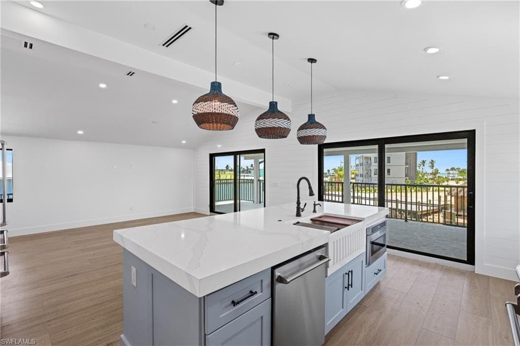 910 3rd ST, FORT MYERS BEACH FL 33931-14