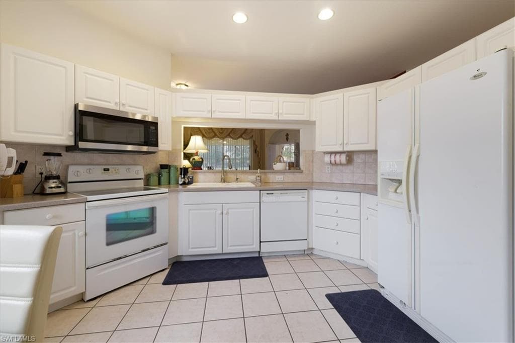 7685 Bay Lake DR, FORT MYERS FL 33907-19