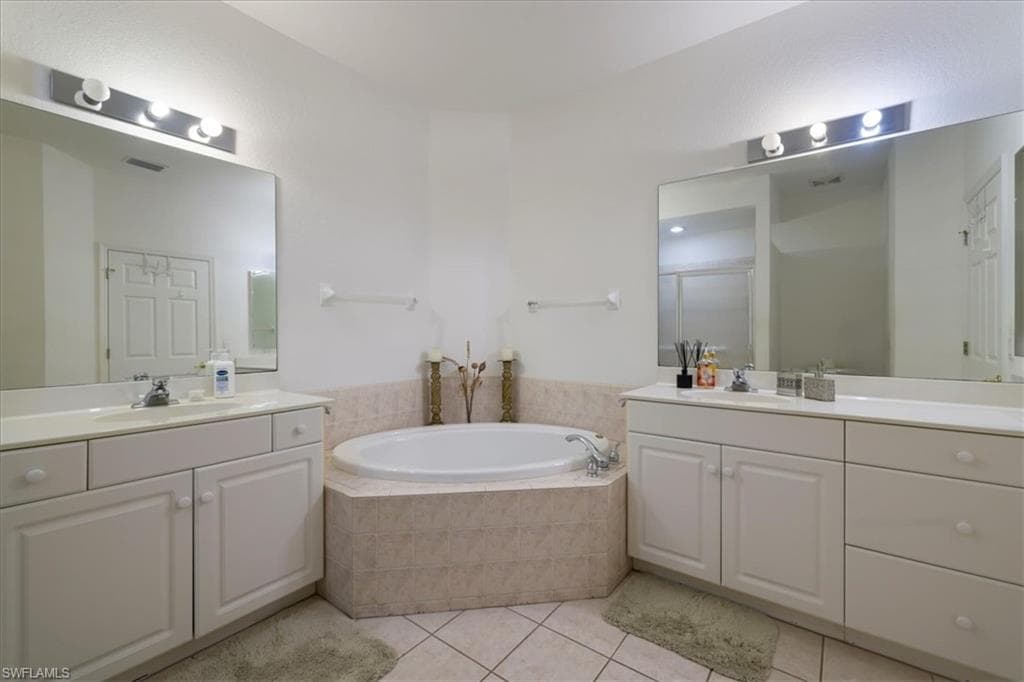 7685 Bay Lake DR, FORT MYERS FL 33907-32