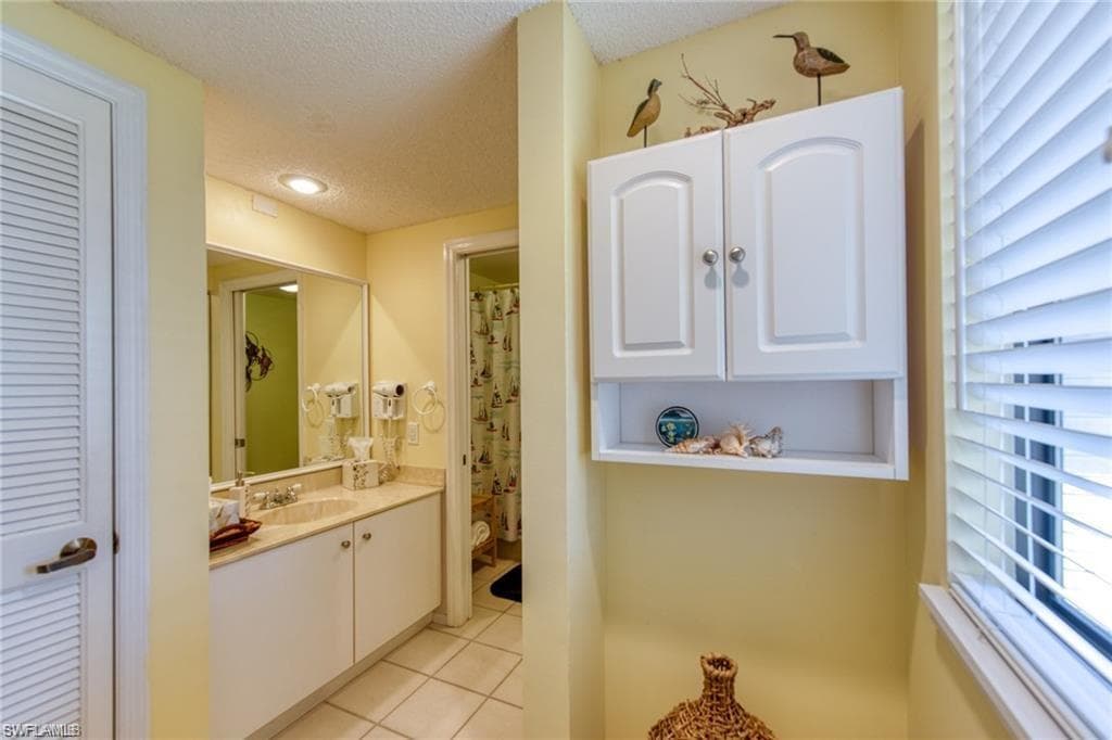 64 4th ST # C207, BONITA SPRINGS FL 34134-10