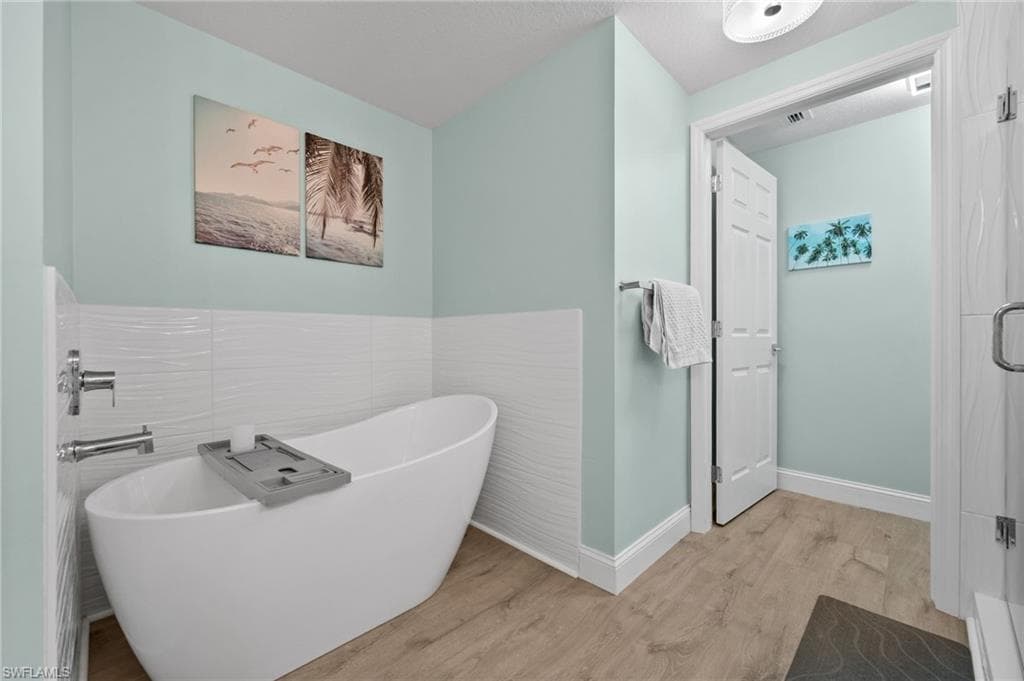 20261 Estero Gardens CIR # 207, ESTERO FL 33928-4