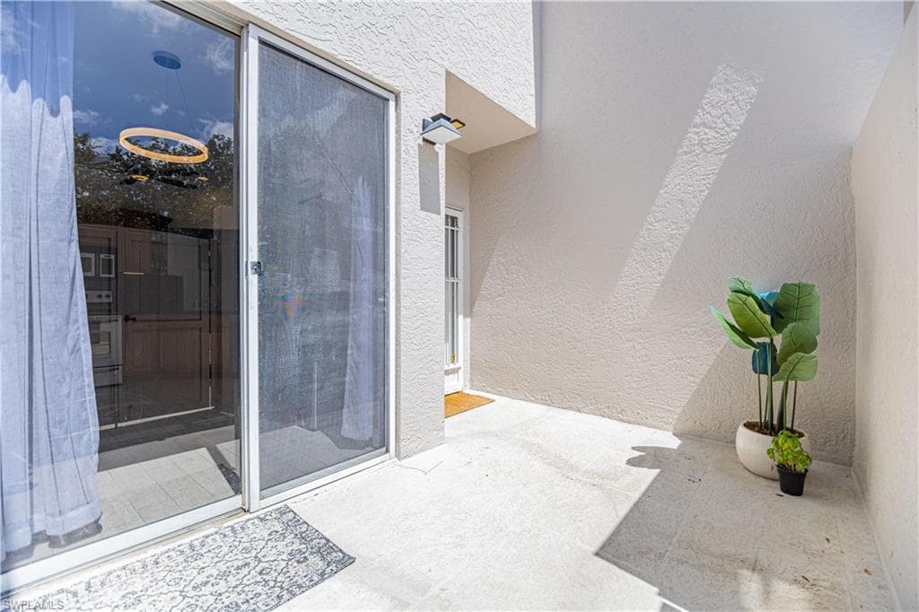 3735 Fieldstone BLVD # 9, NAPLES FL 34109-15