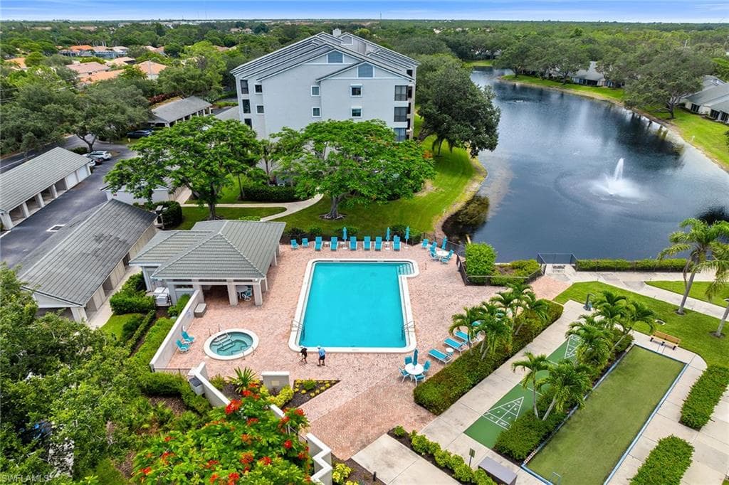 900 Arbor Lake DR # 505, NAPLES FL 34110-33