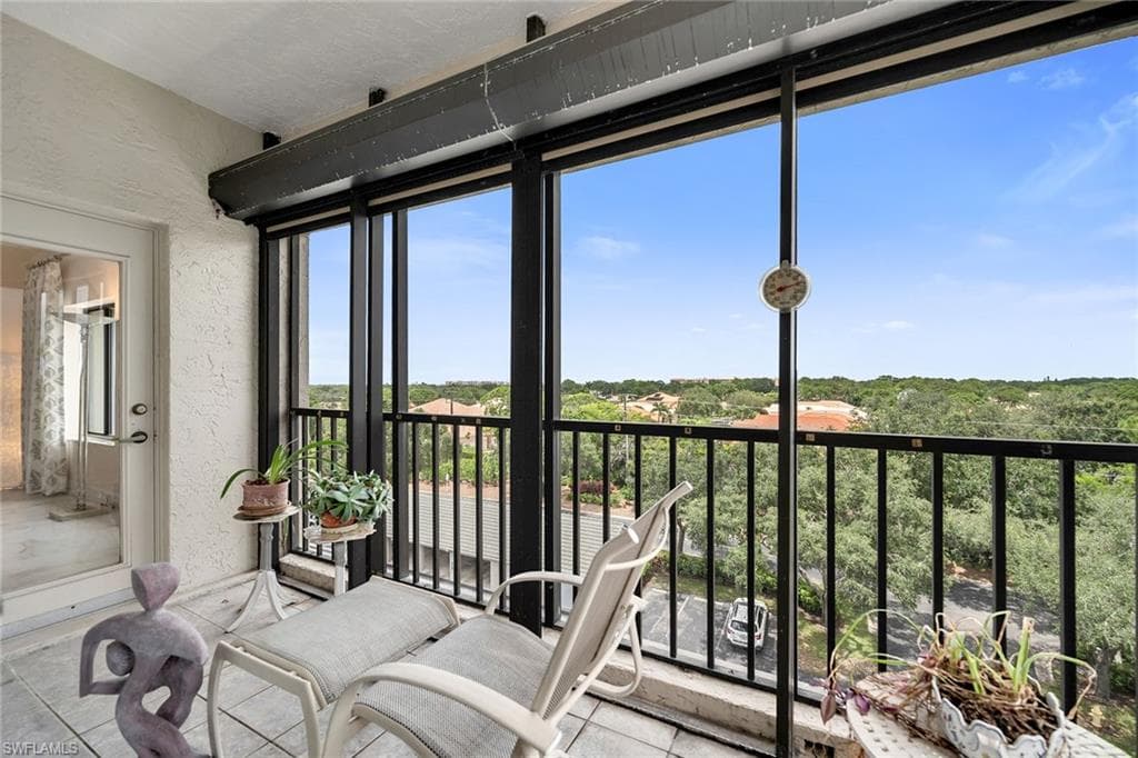 900 Arbor Lake DR # 505, NAPLES FL 34110-24