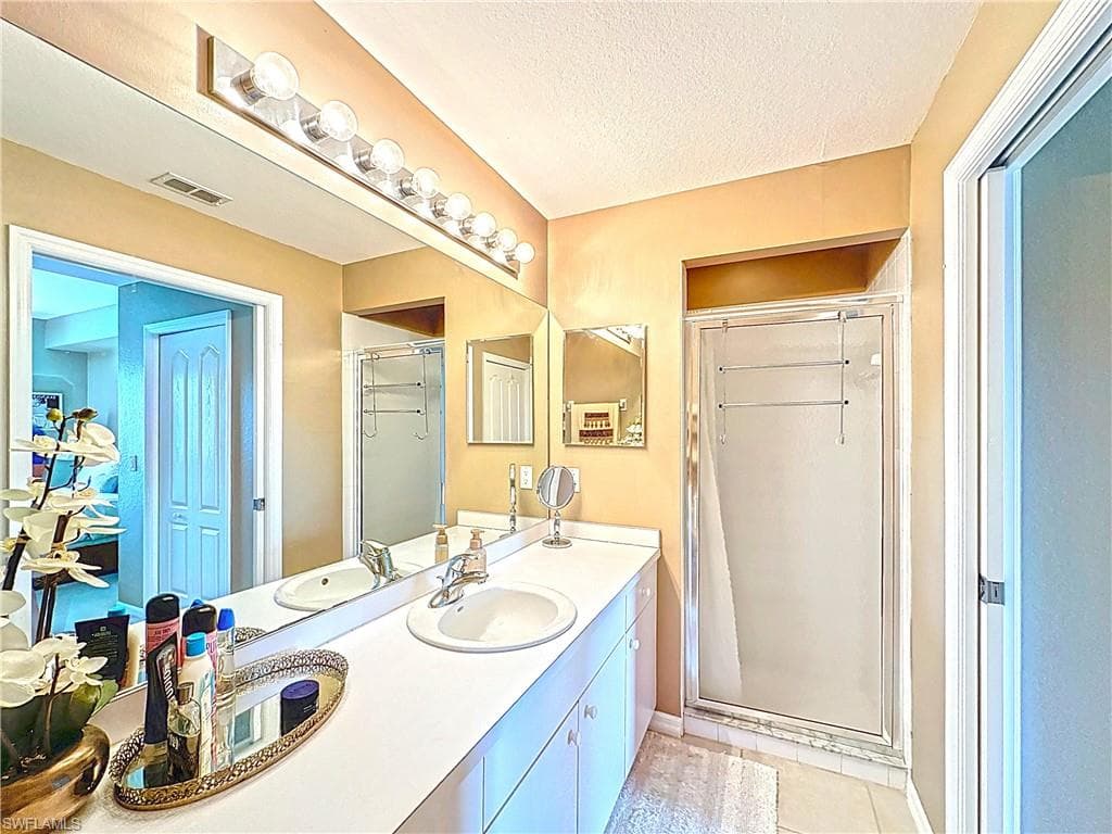 8570 Kingbird LOOP # 516, ESTERO FL 33967-11