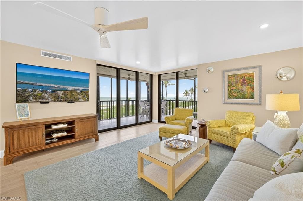 2929 W Gulf DR # 207, SANIBEL FL 33957-13