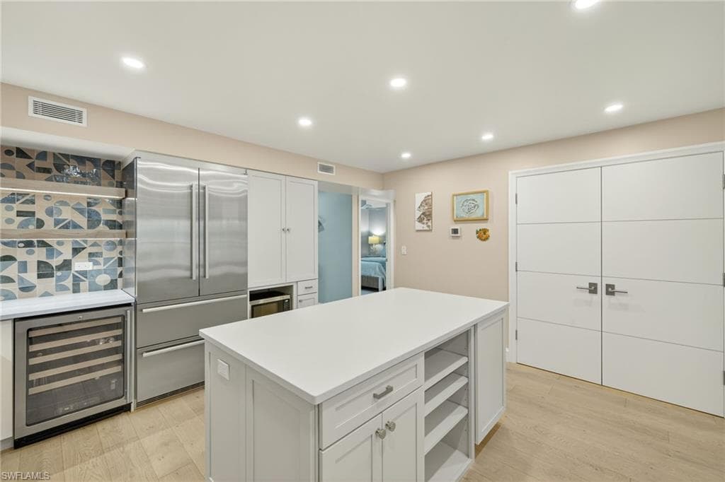 2929 W Gulf DR # 207, SANIBEL FL 33957-10