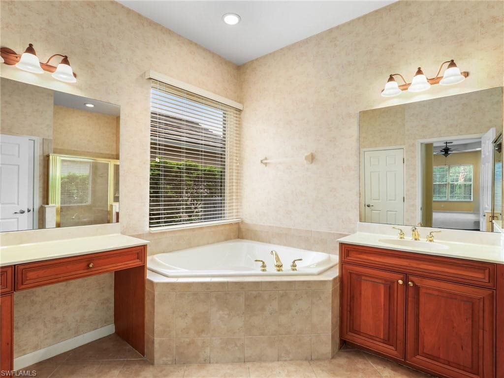 7914 Founders CIR, NAPLES FL 34104-15