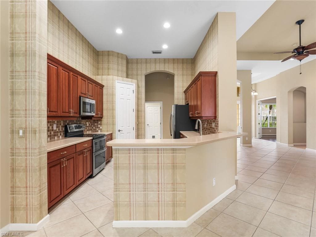 7914 Founders CIR, NAPLES FL 34104-6