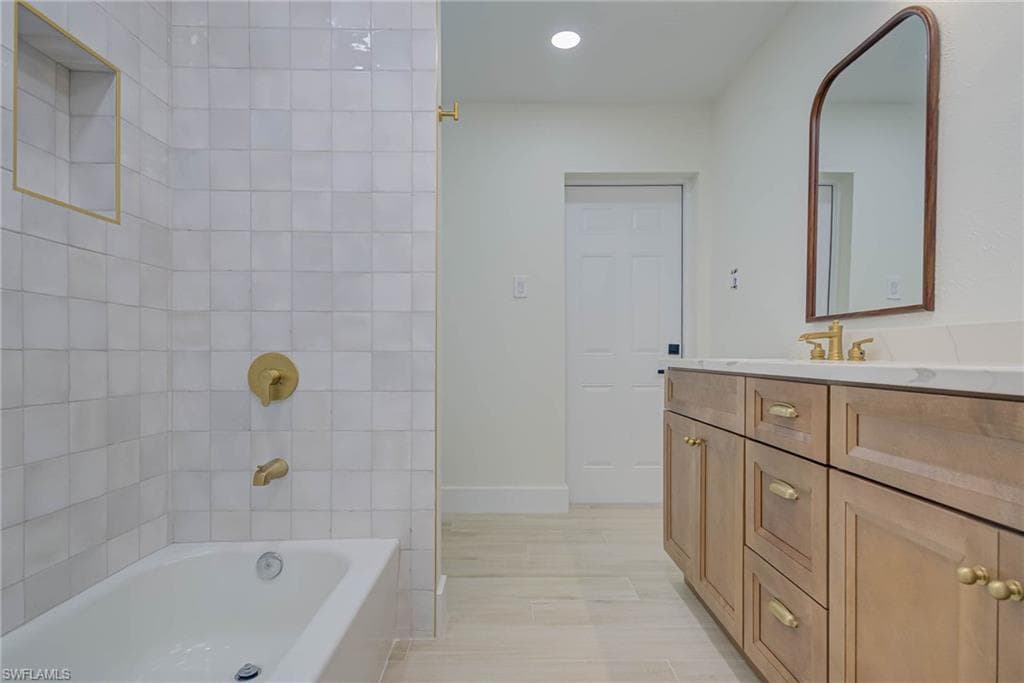 3835 Harold AVE, FORT MYERS FL 33901-20