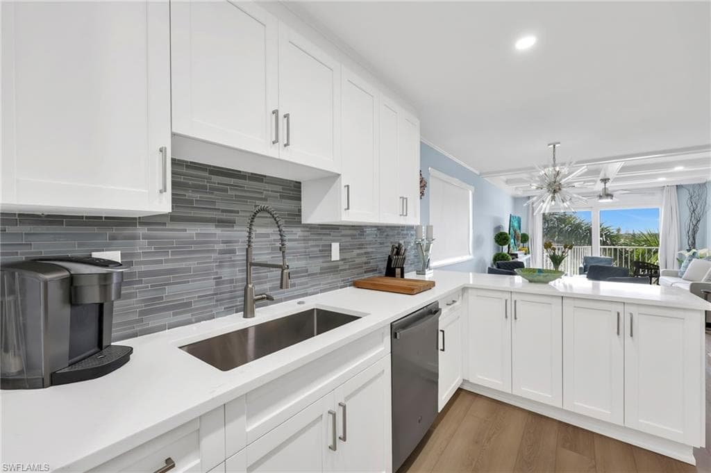1300 Gulf Shore BLVD N 700-8