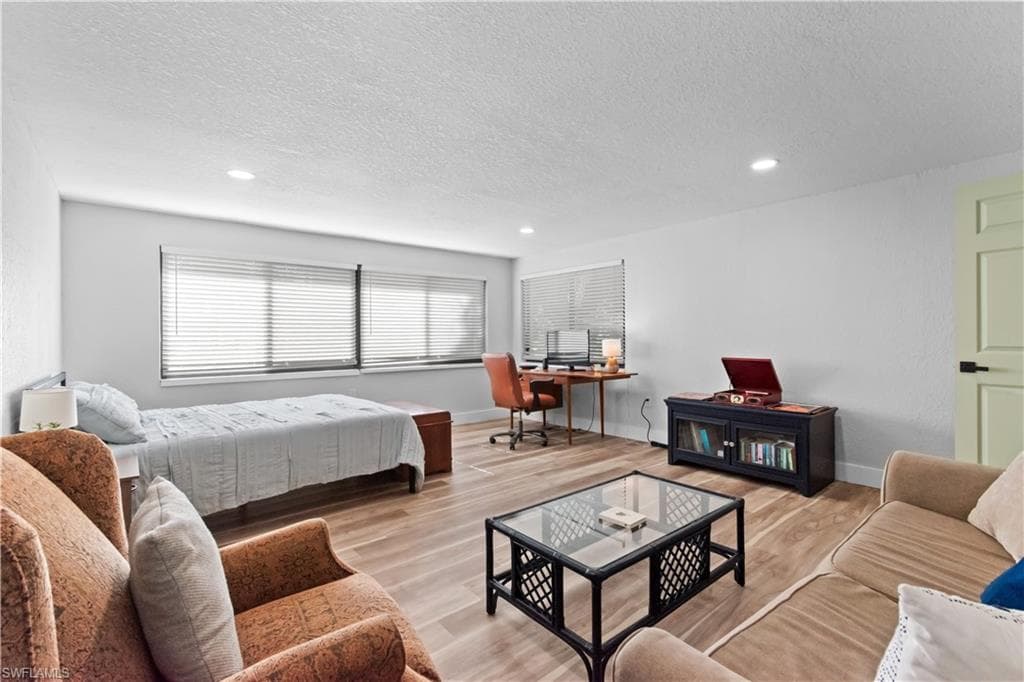 1373 Morningside DR, FORT MYERS FL 33901-13