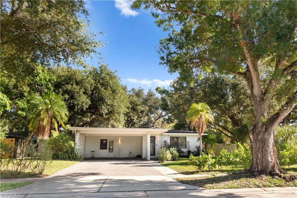 1373 Morningside DR, FORT MYERS FL 33901-34