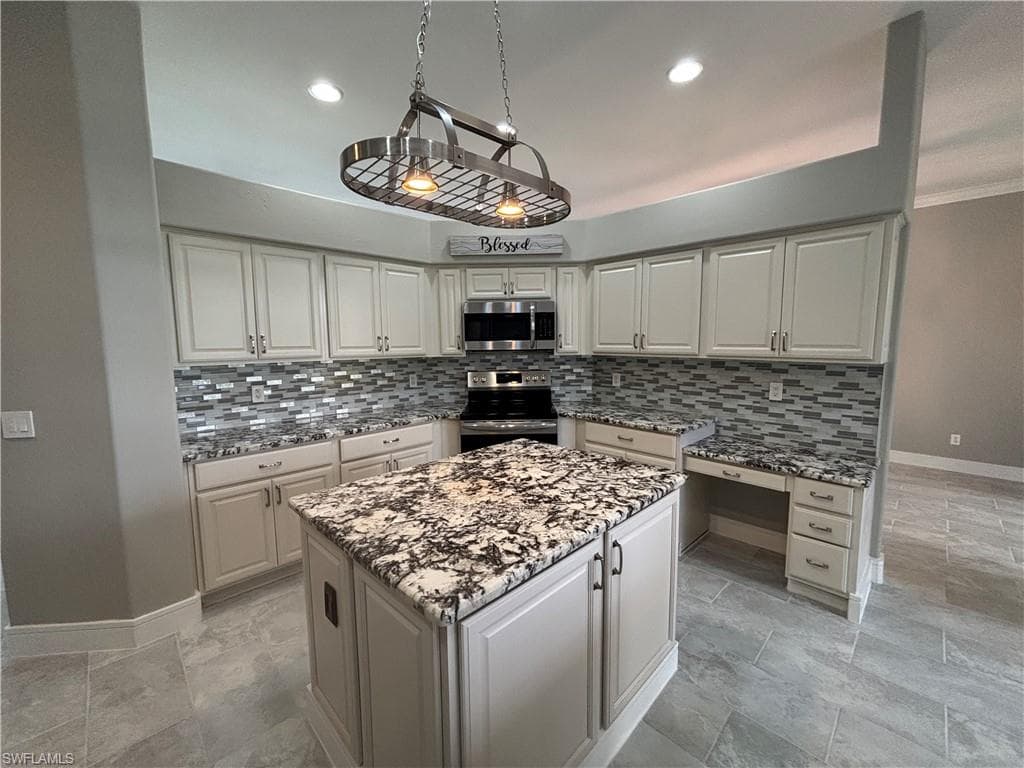 17541 Sterling Lake DR, FORT MYERS FL 33967-9