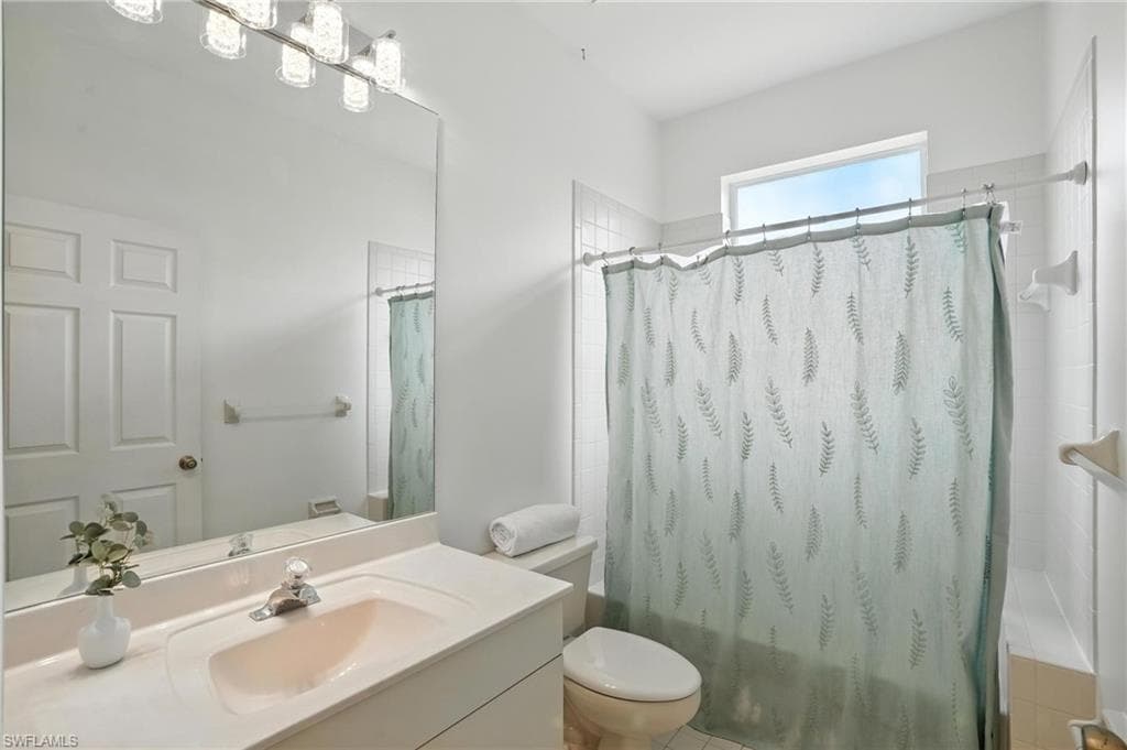 8512 Fairway Bend DR, ESTERO FL 33967-16