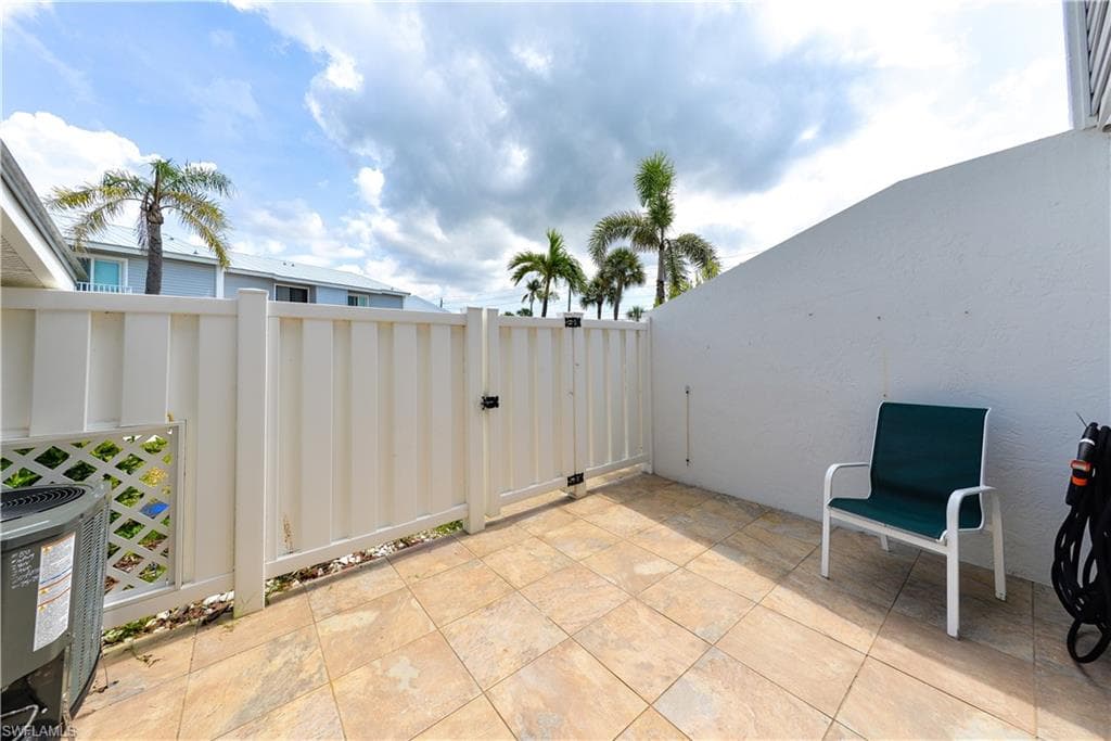 18026 San Carlos BLVD # 80, FORT MYERS BEACH FL 33931-4