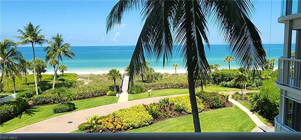 20 Seagate DR # 301, NAPLES FL 34103-26