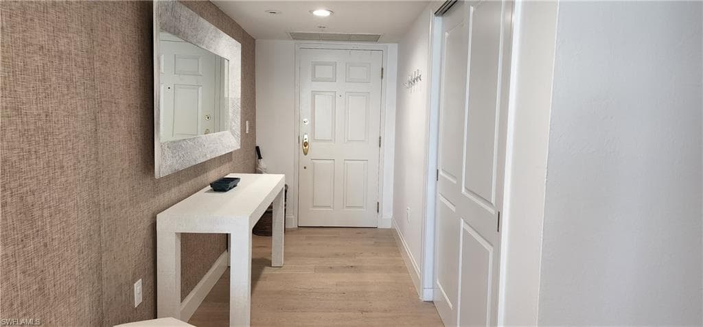 20 Seagate DR # 301, NAPLES FL 34103-1