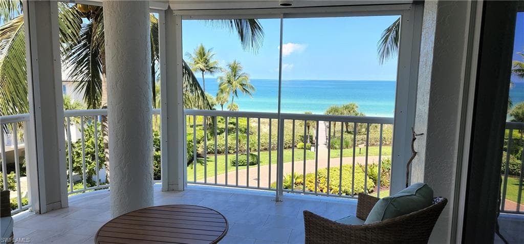 20 Seagate DR # 301, NAPLES FL 34103-25