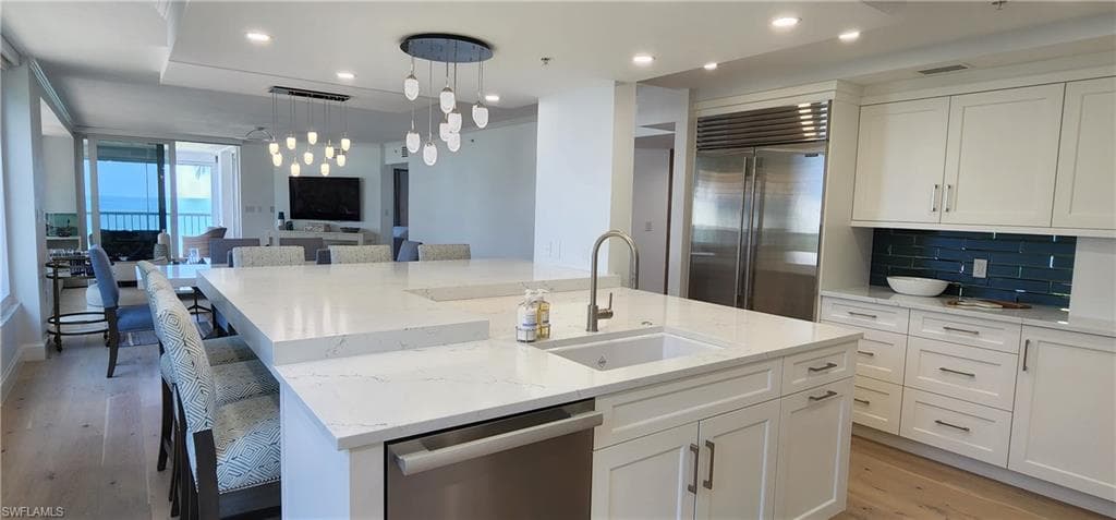 20 Seagate DR # 301, NAPLES FL 34103-6