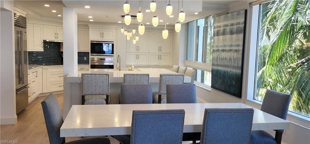 20 Seagate DR # 301, NAPLES FL 34103-4