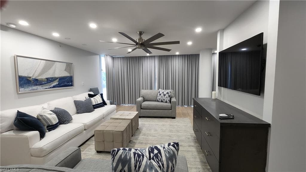 20 Seagate DR # 301, NAPLES FL 34103-17