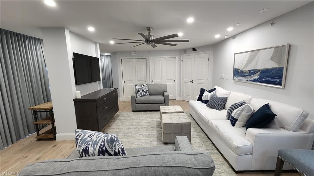 20 Seagate DR # 301, NAPLES FL 34103-18