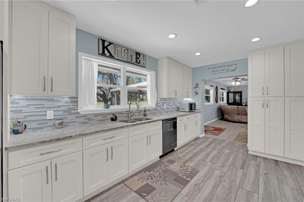 1133 Crescent AVE, LABELLE FL 33935-31