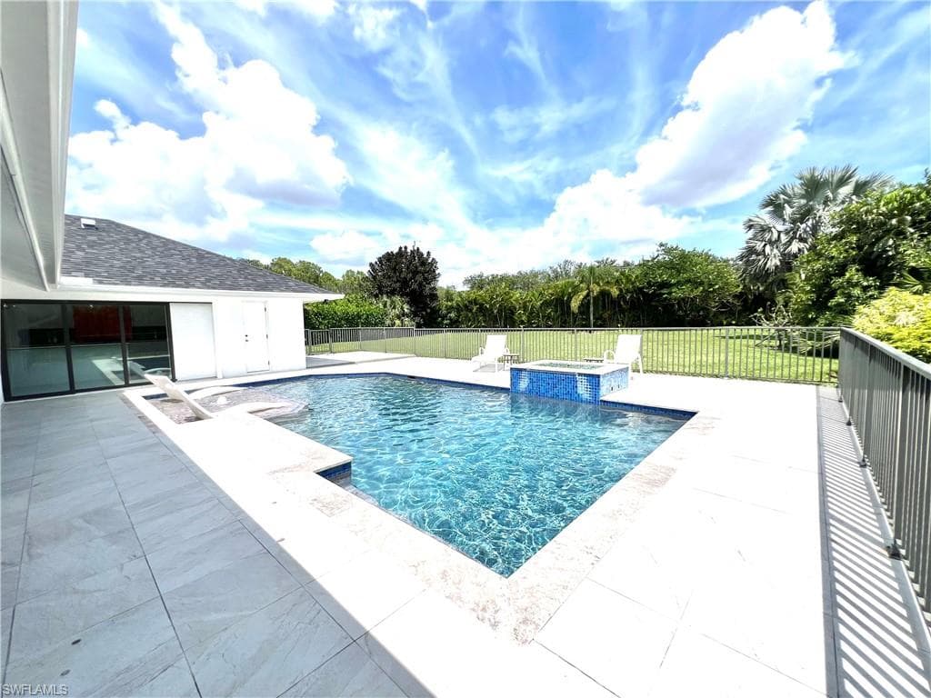 1919 Countess CT, NAPLES FL 34110-27