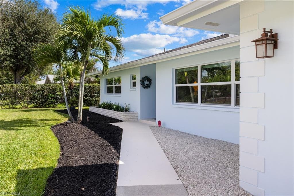 1252 Pompei LN, NAPLES FL 34103-46
