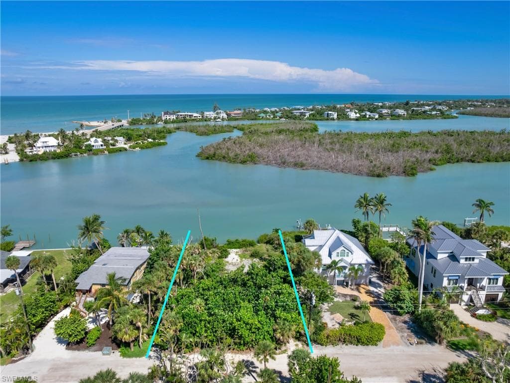 2563 Coconut DR, SANIBEL FL 33957-5