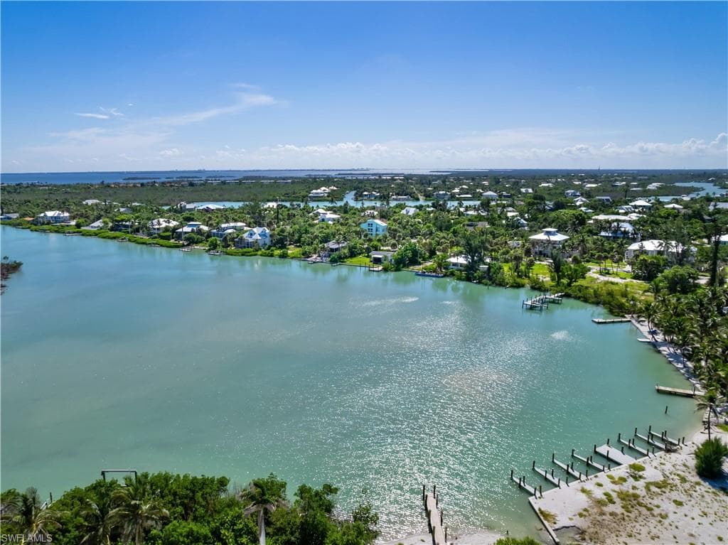 2563 Coconut DR, SANIBEL FL 33957-31