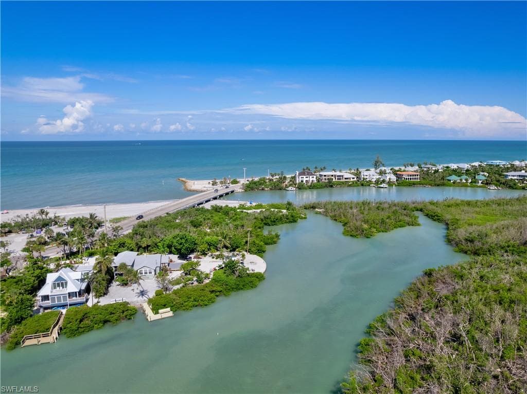 2563 Coconut DR, SANIBEL FL 33957-19