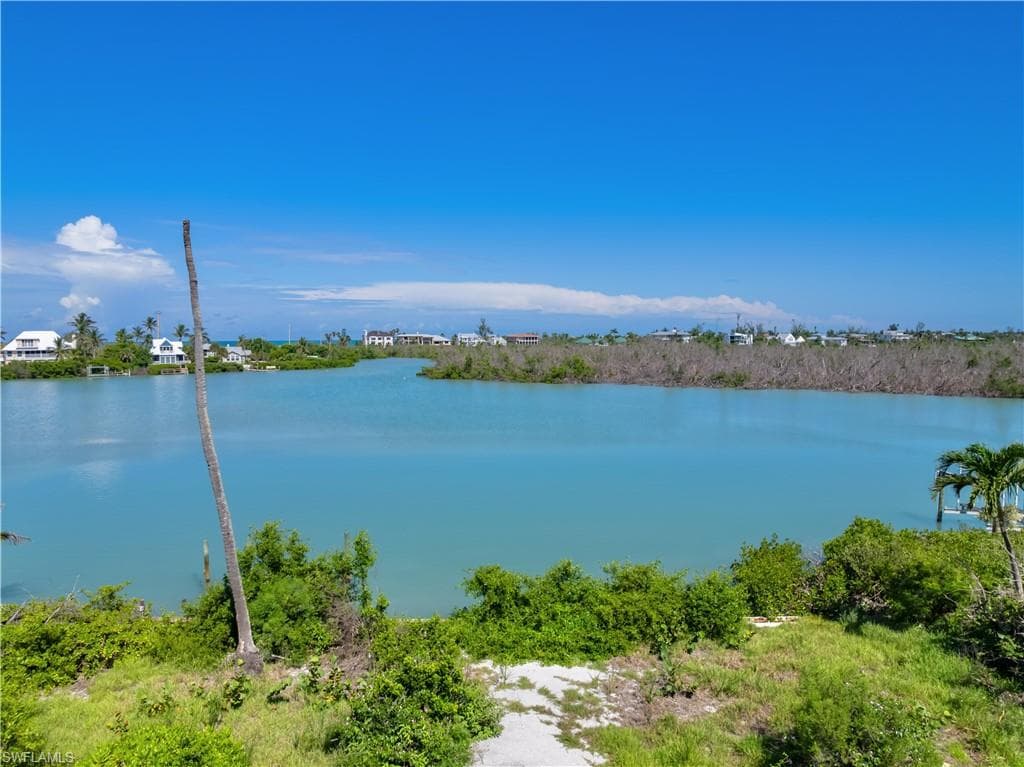 2563 Coconut DR, SANIBEL FL 33957-29