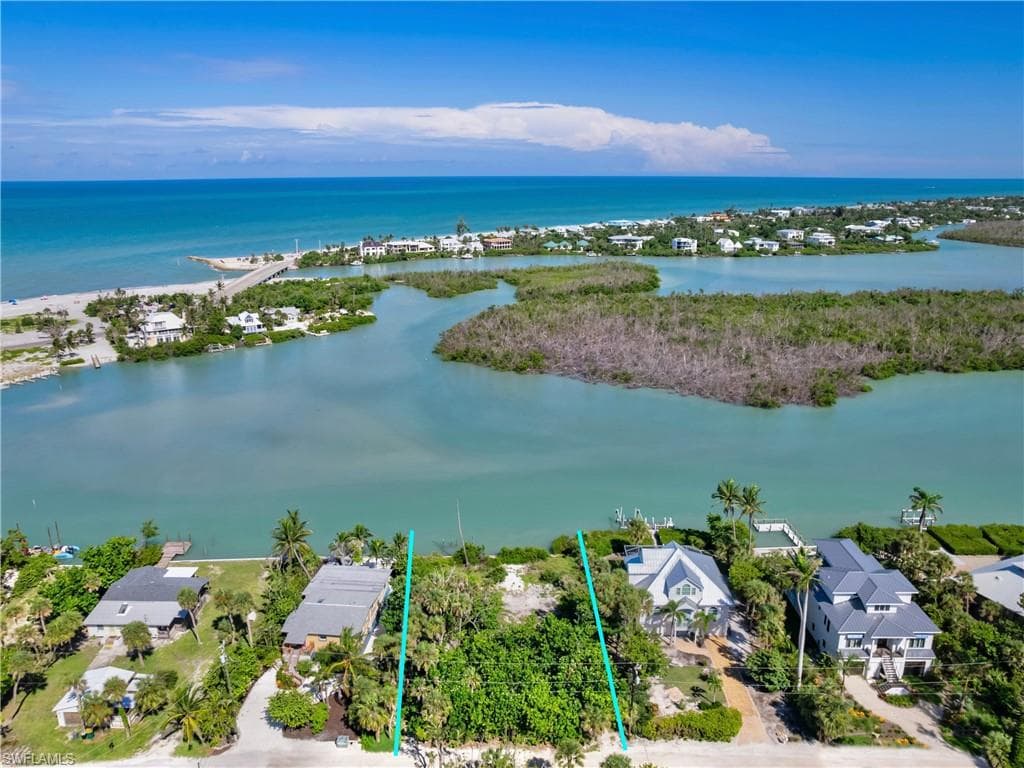 2563 Coconut DR, SANIBEL FL 33957-3