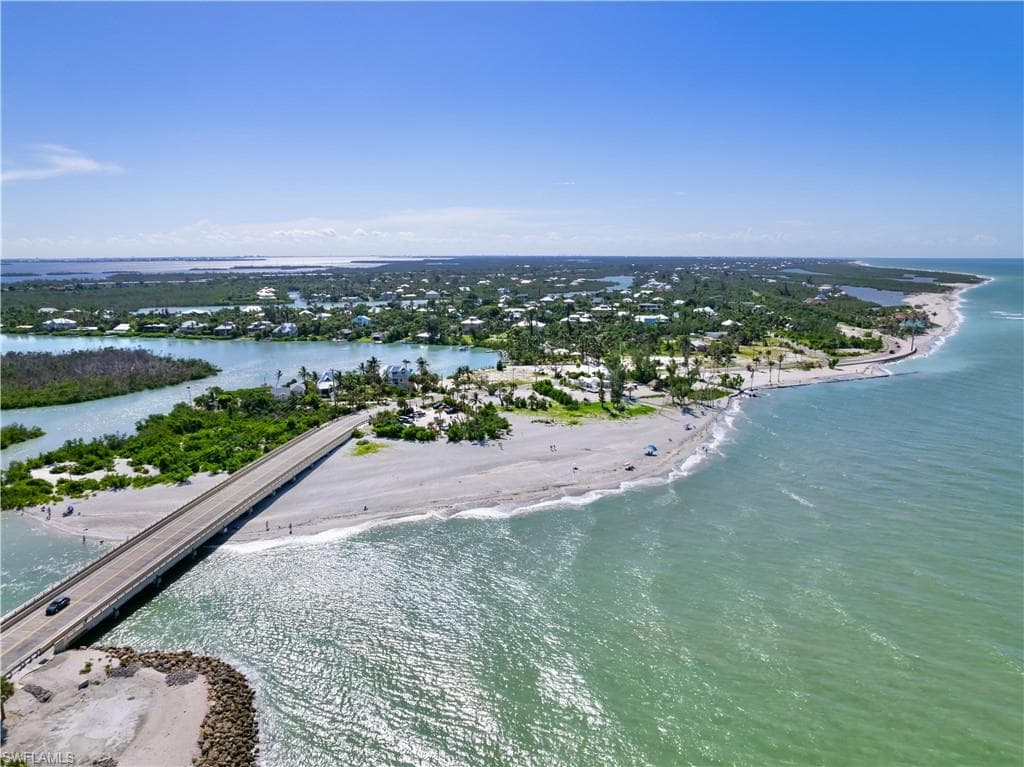 2563 Coconut DR, SANIBEL FL 33957-24