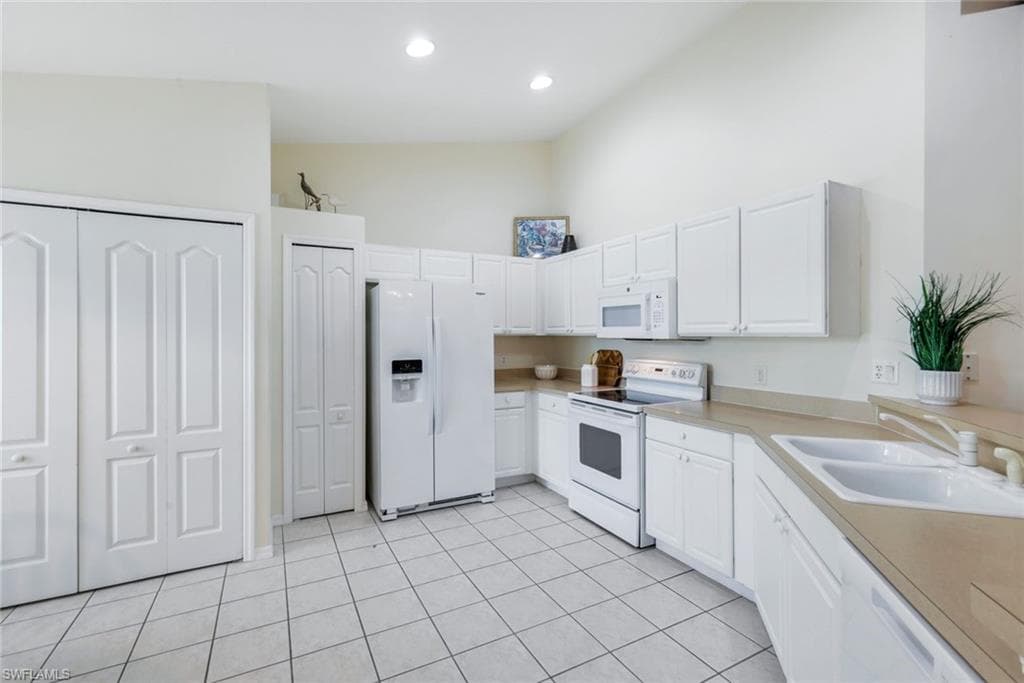 9331 Spring Run BLVD # 3003, ESTERO FL 34135-9