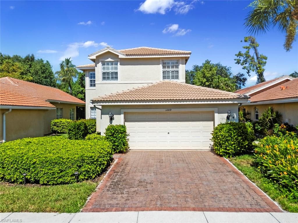 1289 Barrigona CT, NAPLES FL 34119-1