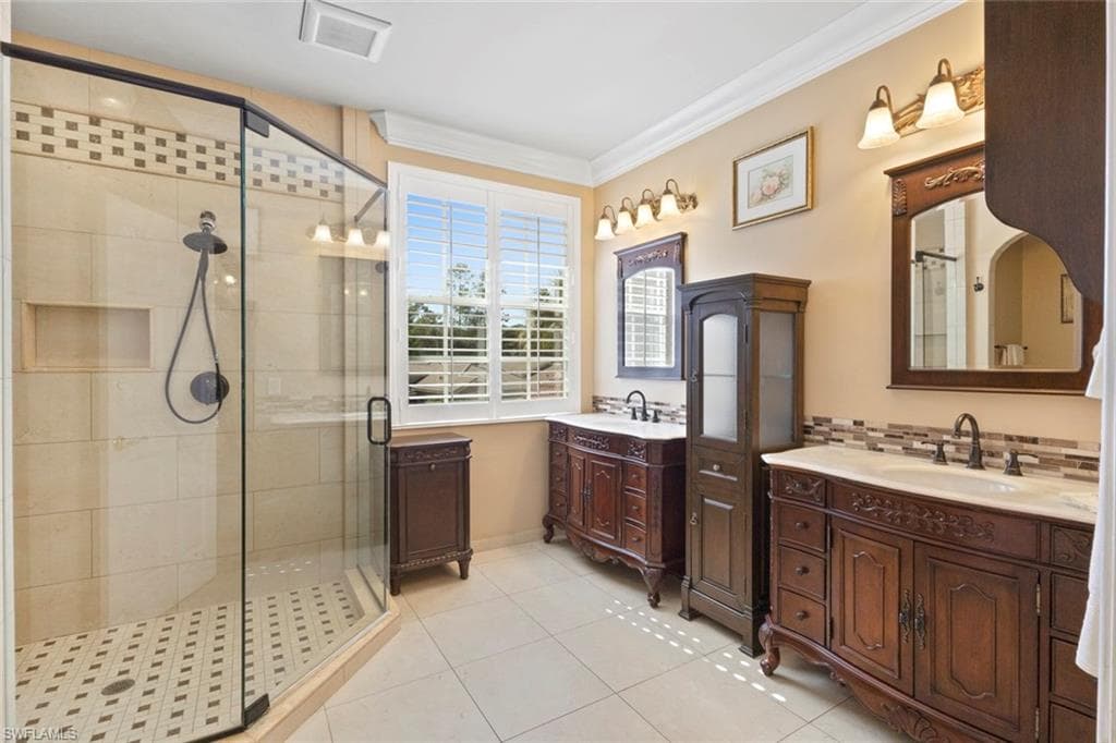 1289 Barrigona CT, NAPLES FL 34119-16