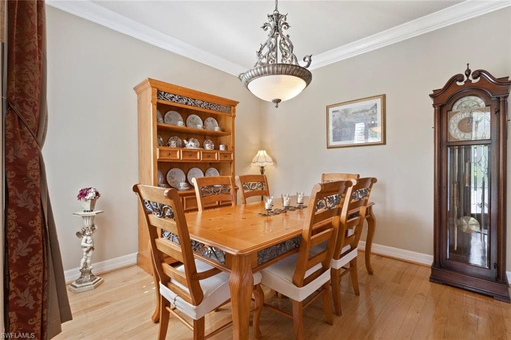 1289 Barrigona CT, NAPLES FL 34119-9