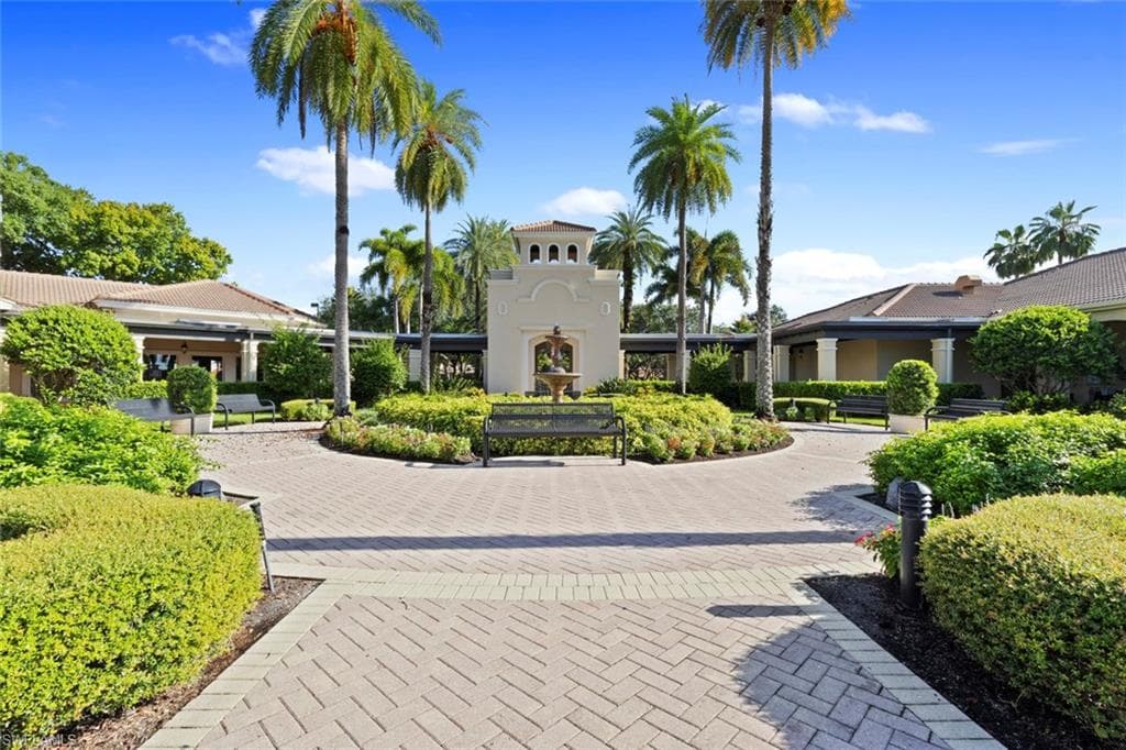 1289 Barrigona CT, NAPLES FL 34119-39