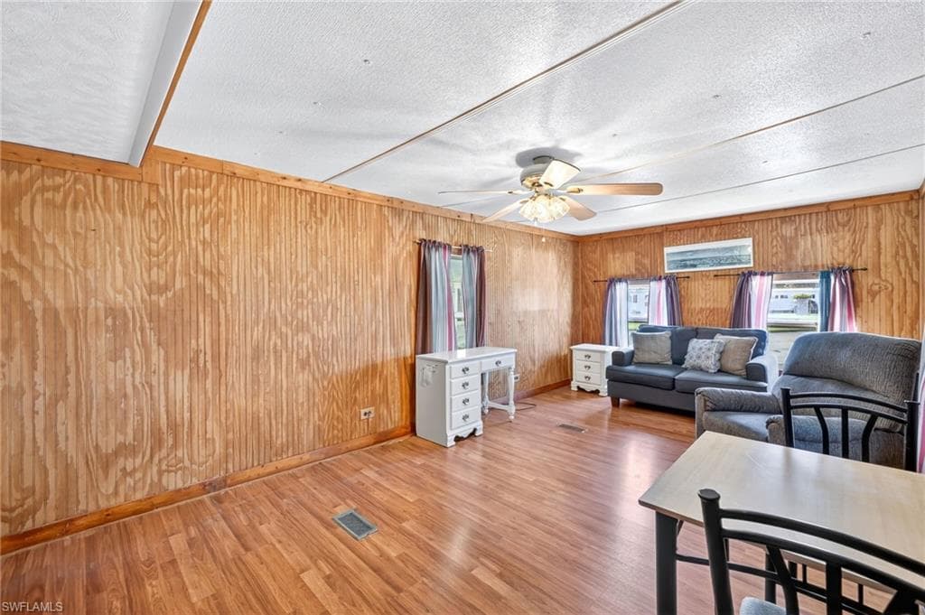 109 Conestoga TRL, NORTH FORT MYERS FL 33917-4