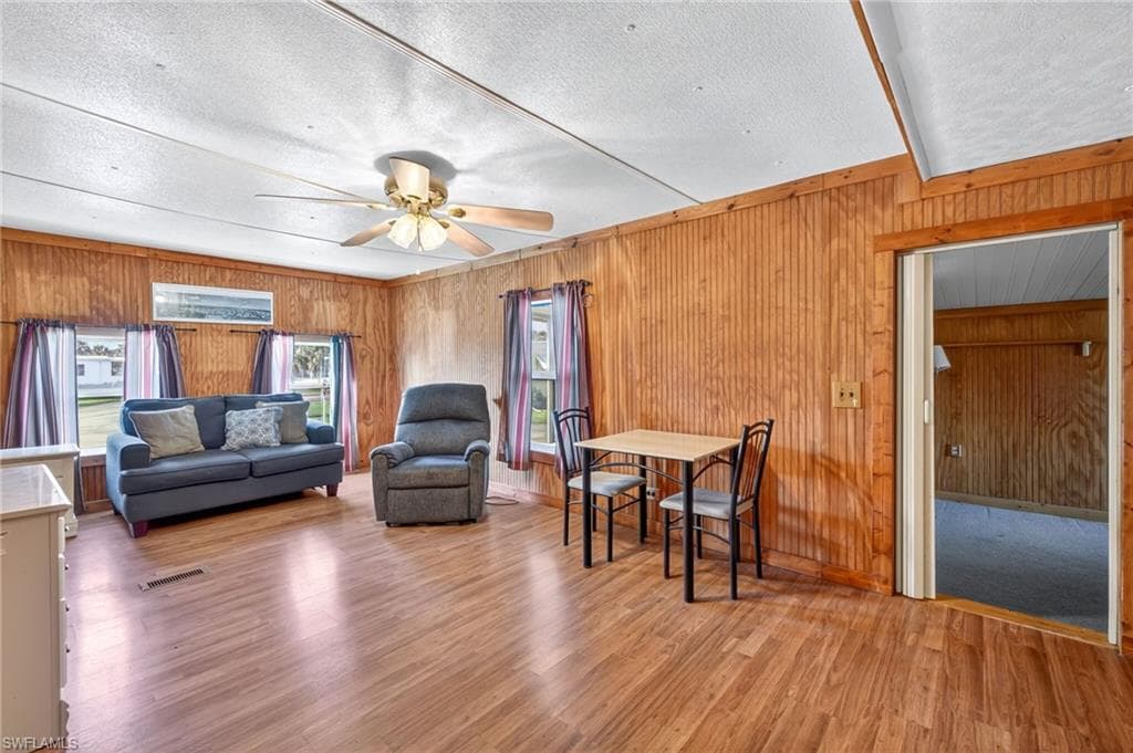 109 Conestoga TRL, NORTH FORT MYERS FL 33917-3