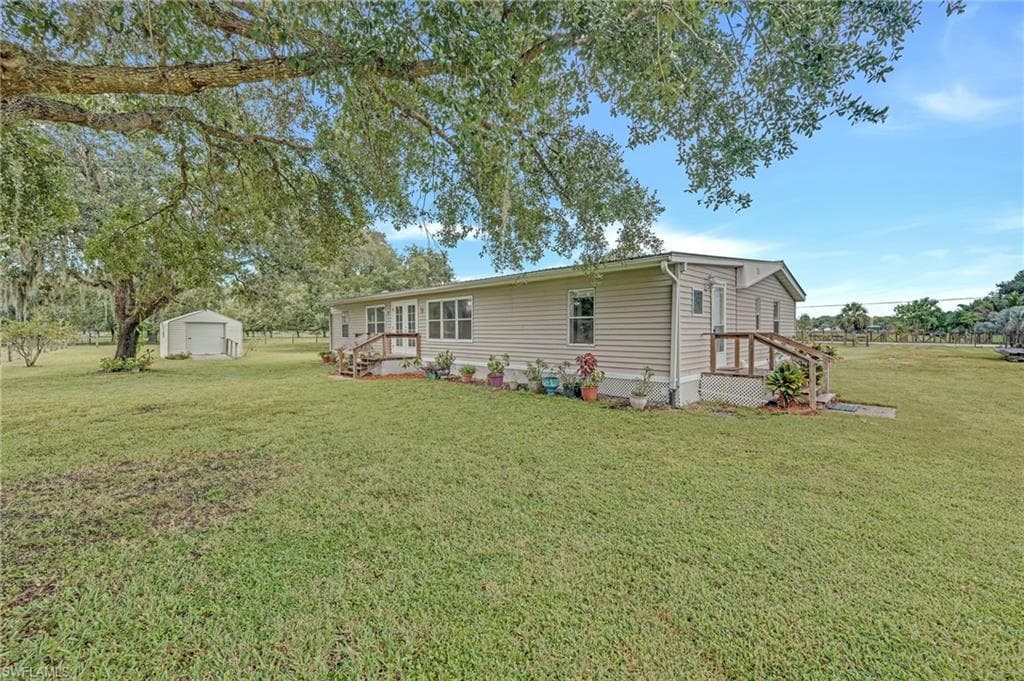 1211 Crescent AVE, LABELLE FL 33935-44