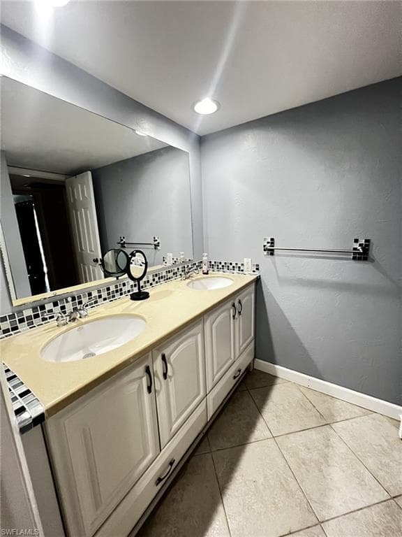 1700 Park Meadows DR # 1, FORT MYERS FL 33907-9