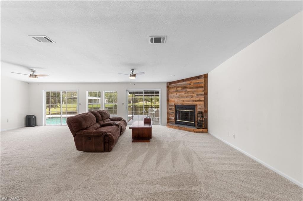 18405 Dykes RD, ESTERO FL 33928-8