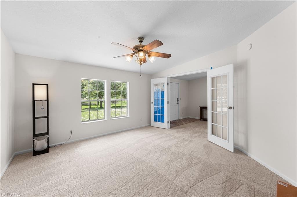 18405 Dykes RD, ESTERO FL 33928-18