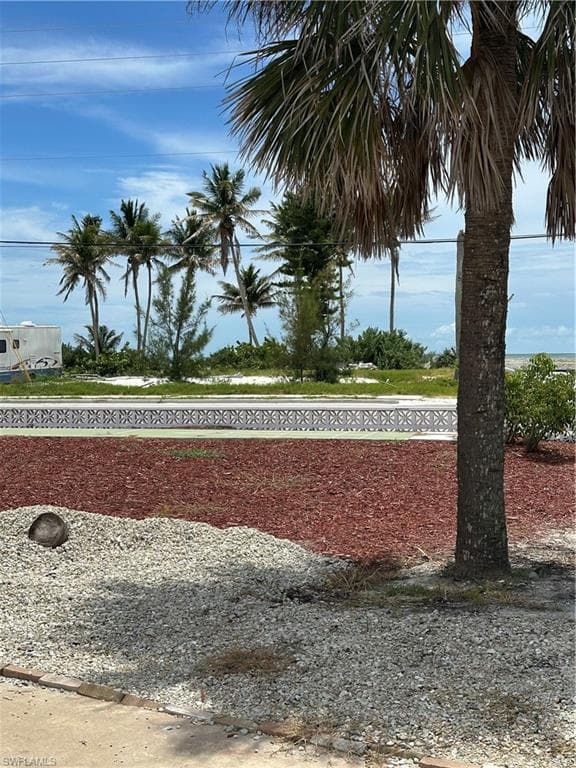 106 Hibiscus DR, FORT MYERS BEACH FL 33931-6